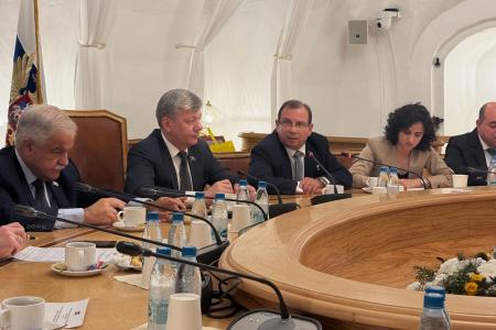 Дмитрий Новиков провёл встречу с Президентом Кубинского института дружбы народов Фернандо Гонсалесом Льортом