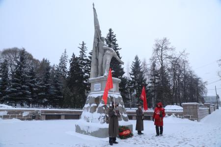 Омск снова красный! Местные коммунисты и комсомольцы отметили дату освобождения города от колчаковцев