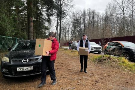 Московская область. Коммунисты и комсомольцы оказали гуманитарную помощь раненым бойцам и провели концерт в военном госпитале имени Бурденко