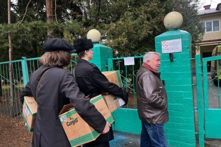 Московская область. Коммунисты и комсомольцы оказали гуманитарную помощь раненым бойцам и провели концерт в военном госпитале имени Бурденко