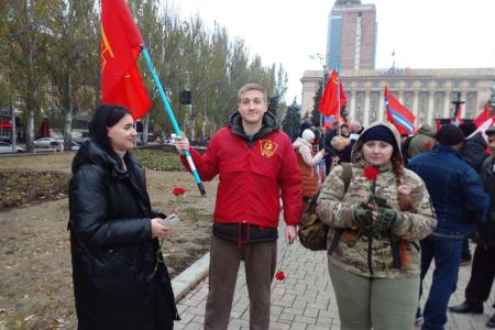 ДНР: Нам путь указал великий Ленин
