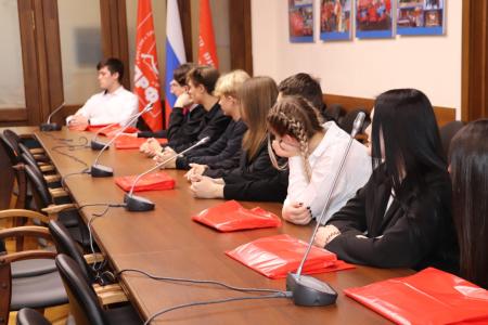 Экскурсия школьников из Богородицка Тульской области в Государственную Думу: знакомство с миром политики