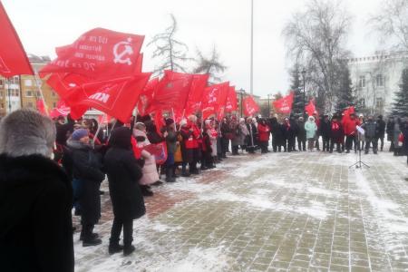 В центре Тюмени прошло яркое мероприятие, посвящённое 107-ой годовщине Великого Октября