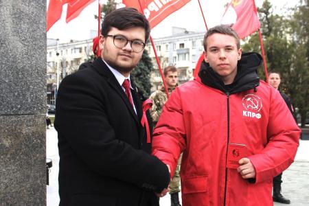 Луганский актив КПРФ отметил 107-летнюю годовщину Великого Октября