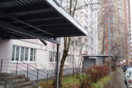 Лидер московских коммунистов Н.Г. Зубрилин принял участие в инспекционном обходе жилого многоквартирного дома в Троицке