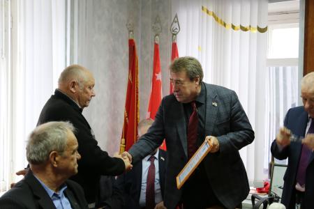 Мордовия. Красный флаг над райкомом КПРФ в Краснослободске