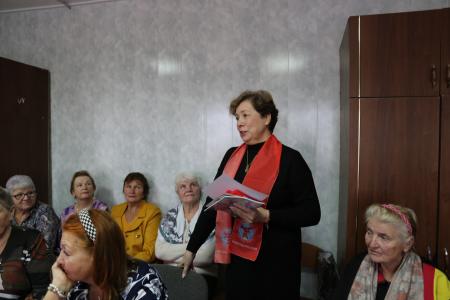 Мордовия. Красный флаг над райкомом КПРФ в Краснослободске