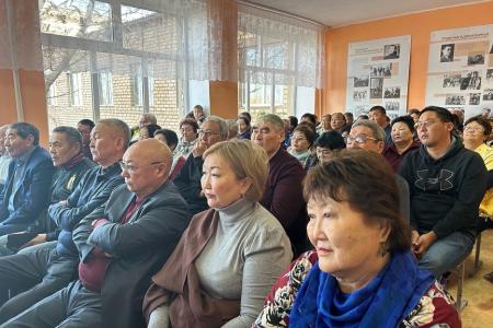 Республика Калмыкия. Николай Нуров принял участие в открытии памятника известному животноводу Ивану Эрендженову