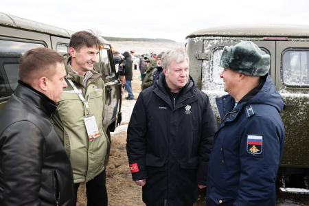 Ульяновская область. КПРФ и губернатор Алексей Русских подарили бойцам СВО автомобили «УАЗ»