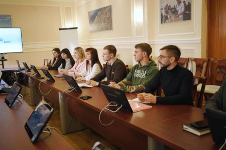 Воронеж. Решение проблем молодого поколения обсудили депутат Госдумы Сергей Гаврилов и молодёжный Совет авиазавода