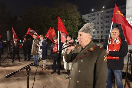 107-ю годовщину Великой Октябрьской социалистической революции отметили в Ростове-на-Дону