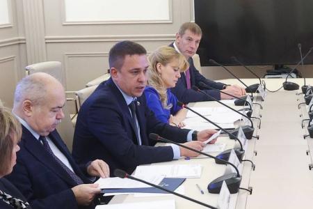 Сенатор Айрат Гибатдинов провел совещание по вопросам законодательного регулирования организации и проведения квестов
