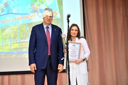 Ульяновские коммунисты поздравили коллектив ГУЗ «Центральная городская клиническая больница г. Ульяновска» с 55-летием