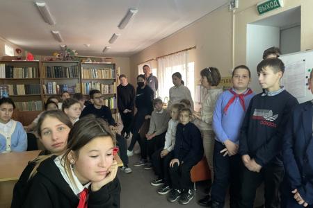 В Республике Крым прошло торжественное открытие нового комсомольского отделения и прием в пионеры