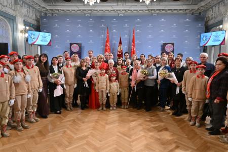 Фракция КПРФ в Госдуме и ВЖС «Надежда России» провели встречу с матерями героев СВО