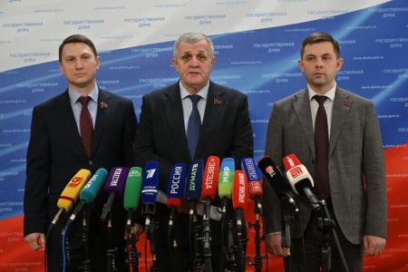 Н.В. Коломейцев, О.А. Михайлов и А.В. Прокофьев выступили перед журналистами в Госдуме