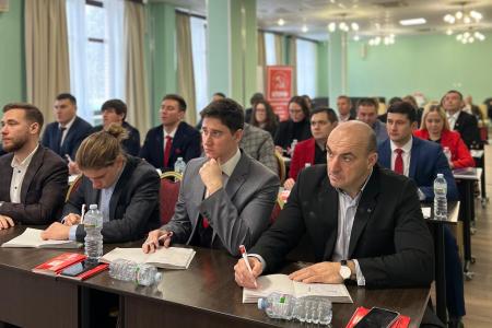 Юрий Афонин – слушателям ЦПУ: Организационно-партийная работа – это глубокое знание теории, ответственность и внимание к людям