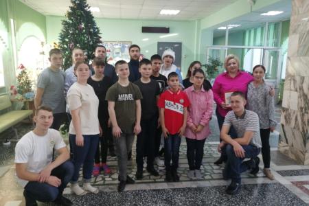 Красноярские коммунисты подарили детям праздник
