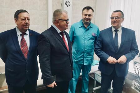 Московская область. Каширские медики поблагодарили руководителя фракции КПРФ Александра Наумова за помощь больнице