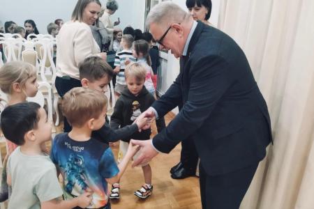 Депутат КПРФ Александр Наумов: «Профессия воспитатель — это зов сердца и души!»
