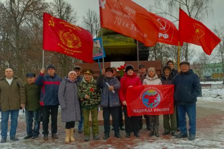Активисты женского движения «Надежда России» по всей стране достойно отметили День рождения И.В. Сталина
