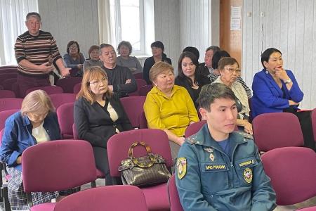 Депутаты фракции КРО КПРФ в Народном Хурале Калмыкии провели встречи с избирателями в Ики-Бурульском районе