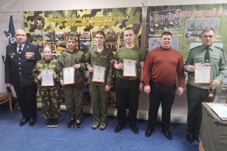 Коммунисты Тюмени приняли участие в соревнованиях по начальной военной подготовке «Новогодний спецназ»