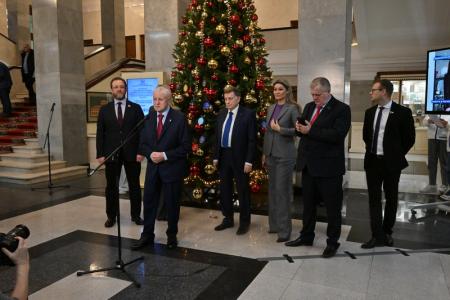 Депутаты-коммунисты в Госдуме приняли участие в благотворительной акции «Ёлка желаний»