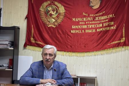 Краснодарский край. Коммунист-депутат Госдумы Н.И. Осадчий провел в Сочи рабочие встречи и поздравил команду КПРФ с победой на Кубке России по шахматам