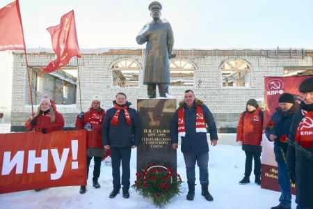 Нижегородские коммунисты отметили 145-ю годовщину со Дня рождения Иосифа Сталина