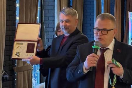 Московская область. Депутат КПРФ Александр Наумов поздравил с 90-летием Валентину Хрусталеву