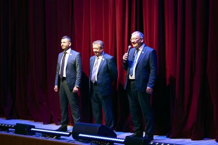Около тысячи детей посетили «Елку КПРФ» в Нижегородском Кремле