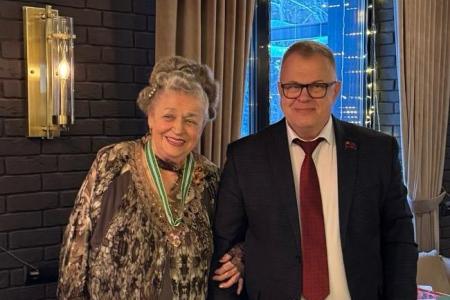 Московская область. Депутат КПРФ Александр Наумов поздравил с 90-летием Валентину Хрусталеву