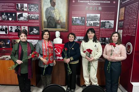 Активисты женского движения «Надежда России» по всей стране достойно отметили День рождения И.В. Сталина