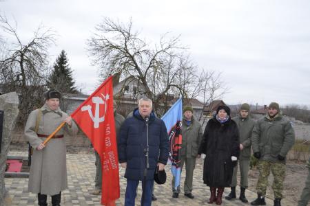 Воронежская область. В Каменно-Верховке торжественно захоронили  Неизвестного солдата, погибшего в Великую Отечественную войну