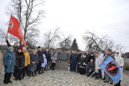 Воронежская область. В Каменно-Верховке торжественно захоронили  Неизвестного солдата, погибшего в Великую Отечественную войну