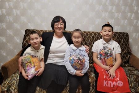 Новогодние подарки от Калмыцкого республиканского отделения  КПРФ
