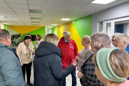 Белгородская область. Коммунисты и комсомольцы оказывают гуманитарную помощь беженцам