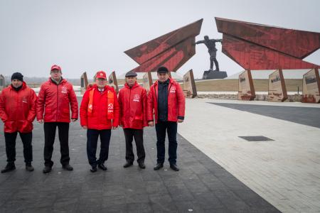 Курская область. День Сталинской Конституции - память, патриотизм и поддержка семей героев