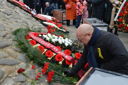 Первый секретарь Калмыцкого рескома партии Николай Нуров принял участие в митинге памяти жертв депортации калмыцкого народа