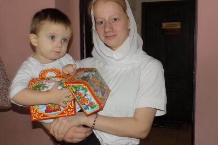 Сергей Гаврилов поздравил воспитанников приюта «Покров» с новогодне-рождественскими праздниками