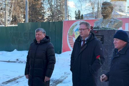 Дмитрий Новиков принял участие в работе пленума Пензенского обкома КПРФ