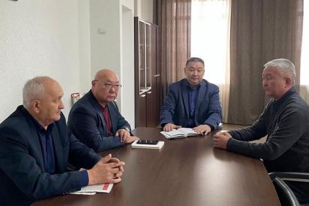 Депутаты фракции КРО КПРФ в Народном Хурале Калмыкии провели встречи с избирателями в Ики-Бурульском районе