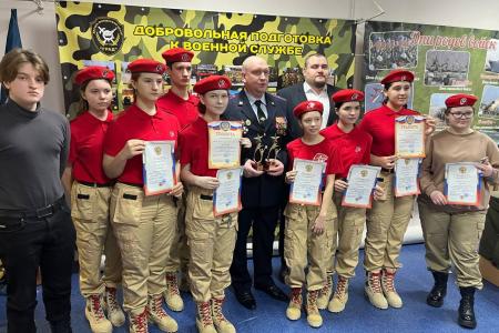 Коммунисты Тюмени приняли участие в соревнованиях по начальной военной подготовке «Новогодний спецназ»