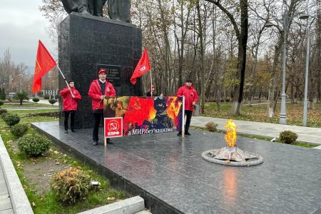 Дагестанские коммунисты почтили память защитников Москвы
