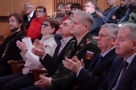 Д.Г. Новиков, К.К. Тайсаев и А.М. Гибатдинов приняли участие в отправке 50-го гумконвоя в зону СВО от Института современного искусства