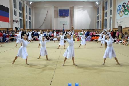Делегация КПРФ во главе с К.К. Тайсаевым работает на Донбассе