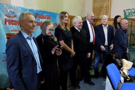 Делегация КПРФ во главе с К.К. Тайсаевым работает на Донбассе