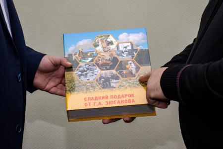 Делегация КПРФ во главе с К.К. Тайсаевым работает на Донбассе