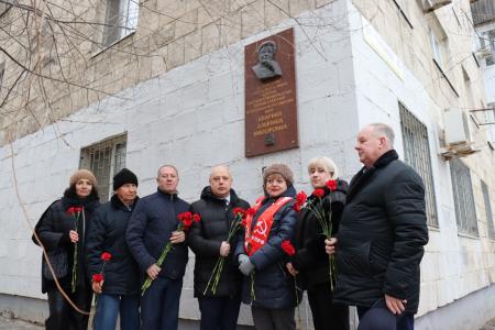 Сталинградские коммунисты почтили память Алевтины Викторовны Апариной